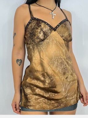 Xhilaration Y2K Women's
Sleeveless V Neck Blouse Top
Satin Crinkle Brown Sz XL